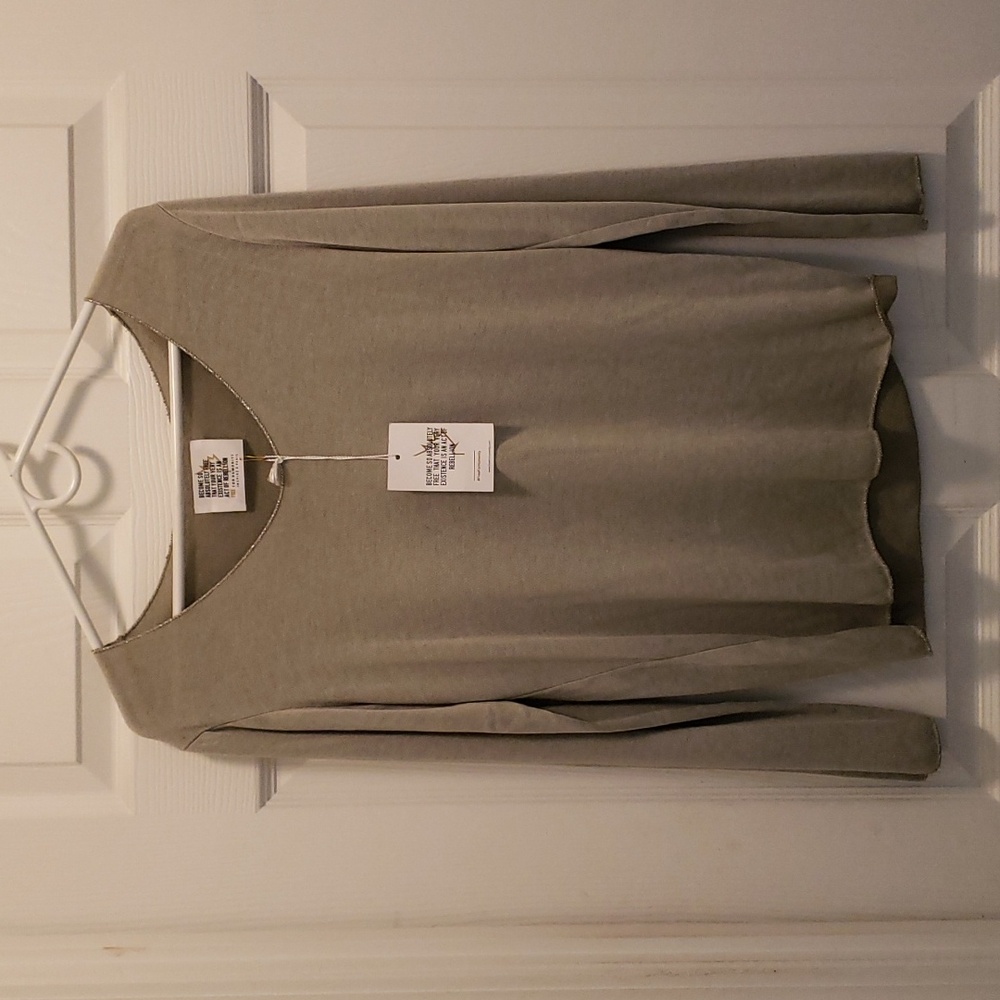 Free For Humanity long-sleeved top
